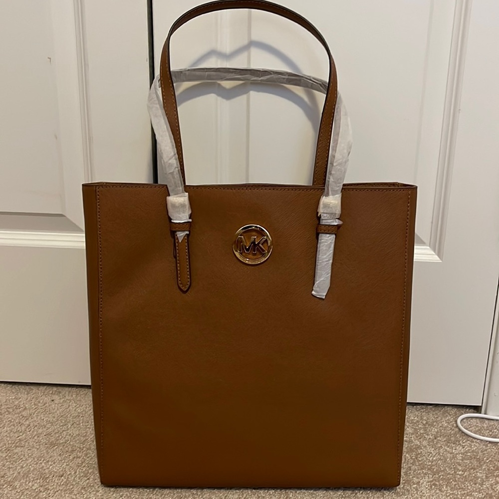Michael Kors JST Lg Leather Tote